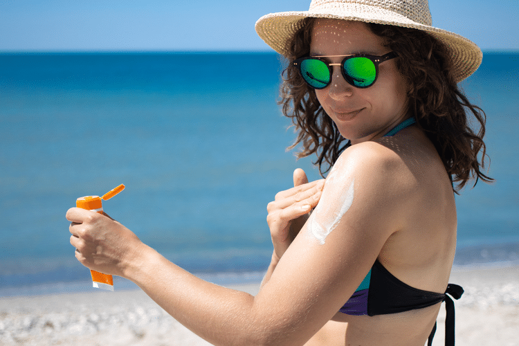 Wear Sunscreen to Protect the Skin